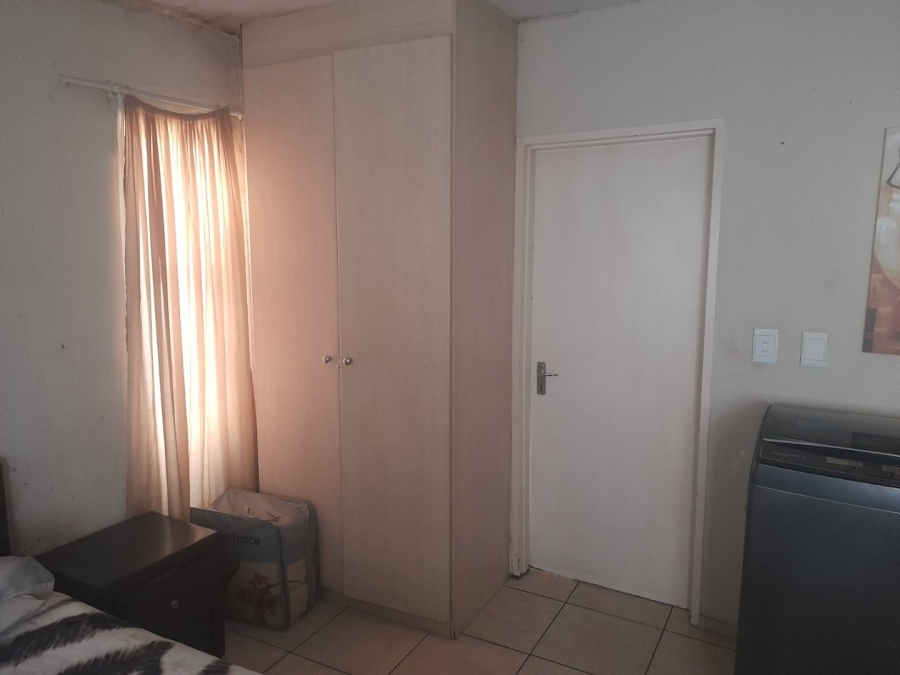 1 Bedroom Property for Sale in Klippoortje Gauteng