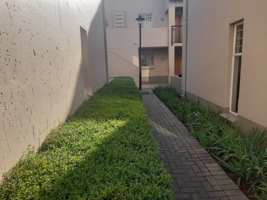 1 Bedroom Property for Sale in Klippoortje Gauteng