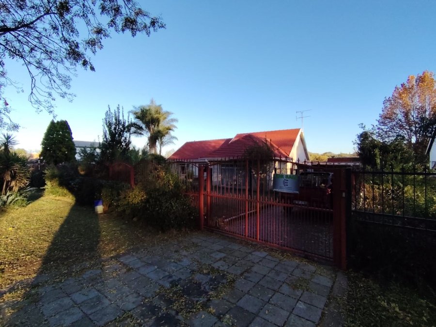 4 Bedroom Property for Sale in Parkdene Gauteng