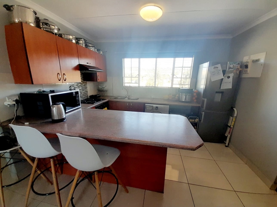 2 Bedroom Property for Sale in Meredale Gauteng