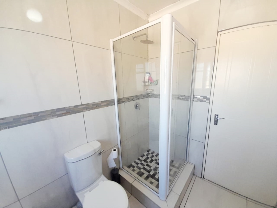 2 Bedroom Property for Sale in Meredale Gauteng