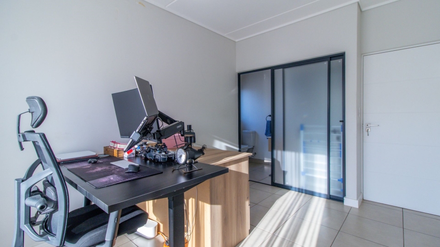 2 Bedroom Property for Sale in Aspen Hills Gauteng