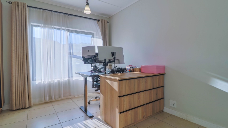 2 Bedroom Property for Sale in Aspen Hills Gauteng