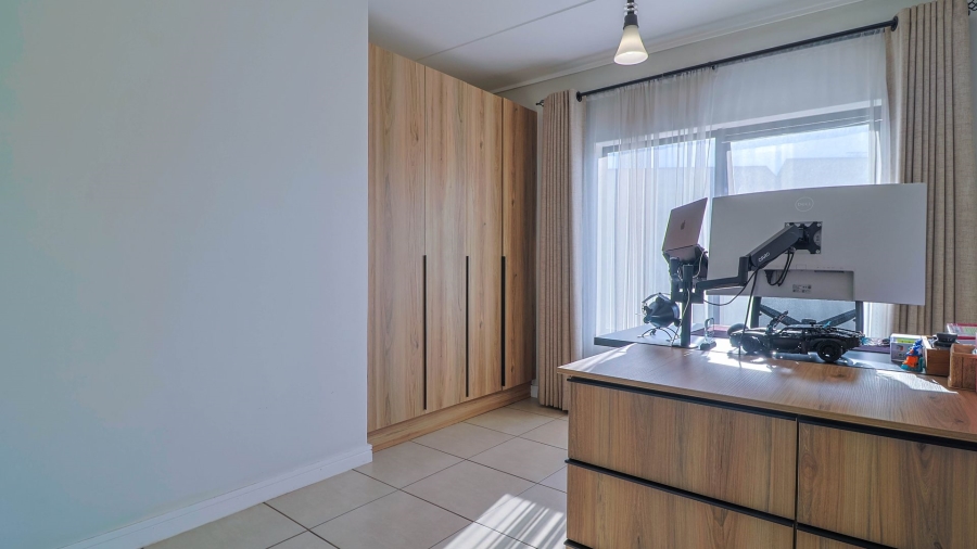 2 Bedroom Property for Sale in Aspen Hills Gauteng