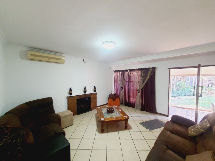 5 Bedroom Property for Sale in Elardus Park Gauteng