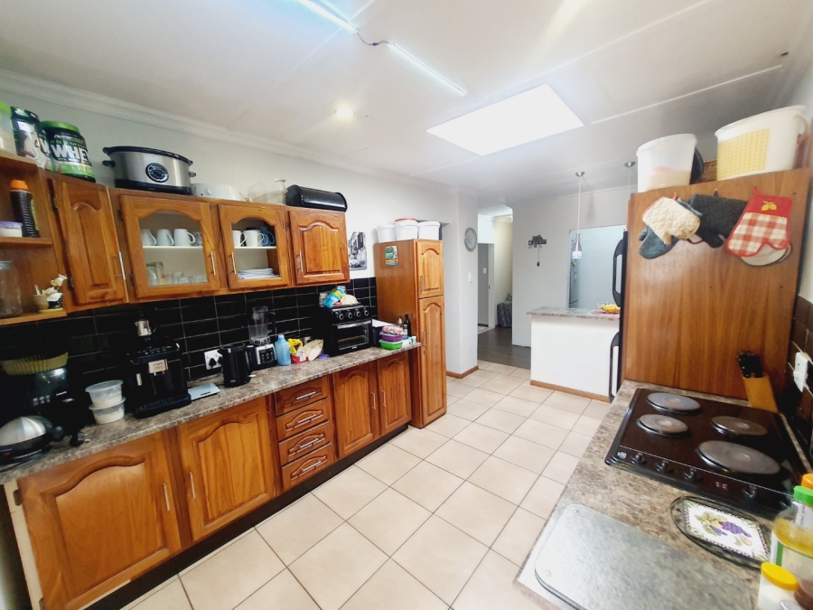 5 Bedroom Property for Sale in Elardus Park Gauteng