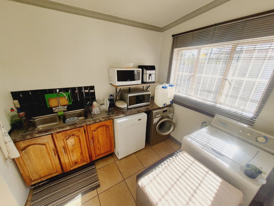 5 Bedroom Property for Sale in Elardus Park Gauteng