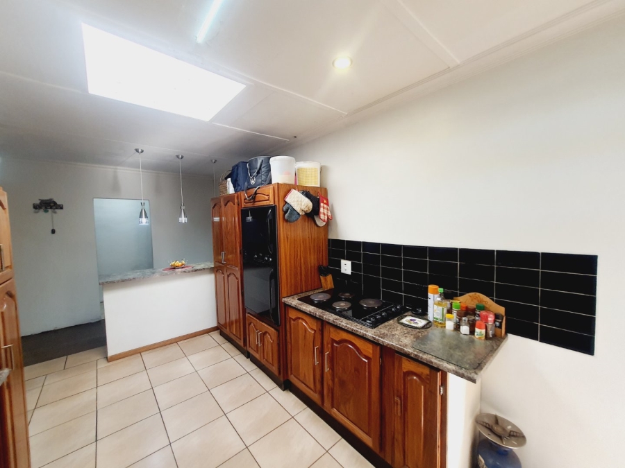 5 Bedroom Property for Sale in Elardus Park Gauteng