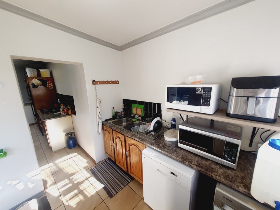 5 Bedroom Property for Sale in Elardus Park Gauteng