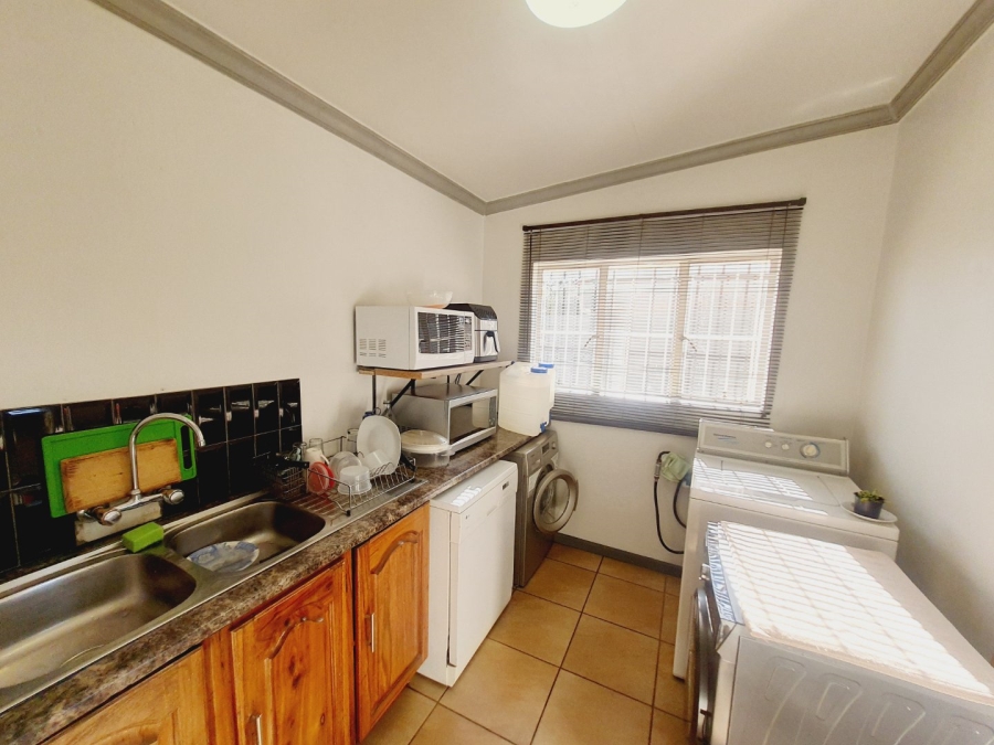 5 Bedroom Property for Sale in Elardus Park Gauteng