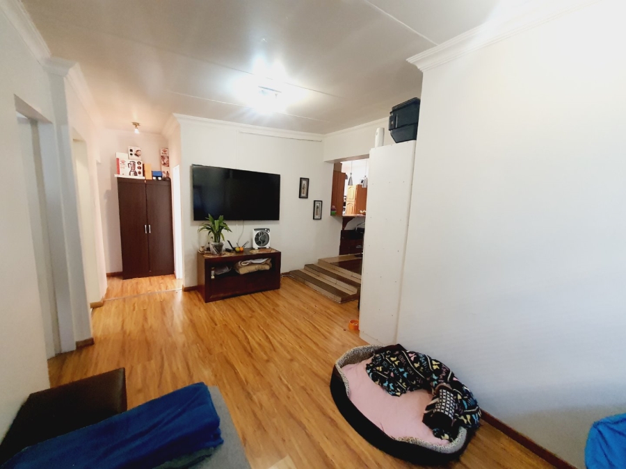 5 Bedroom Property for Sale in Elardus Park Gauteng