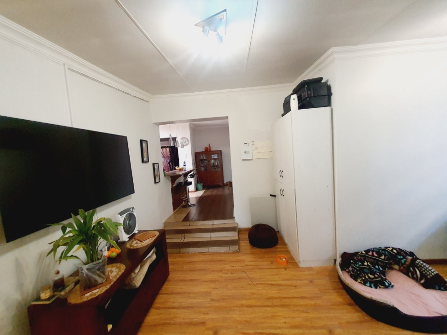 5 Bedroom Property for Sale in Elardus Park Gauteng