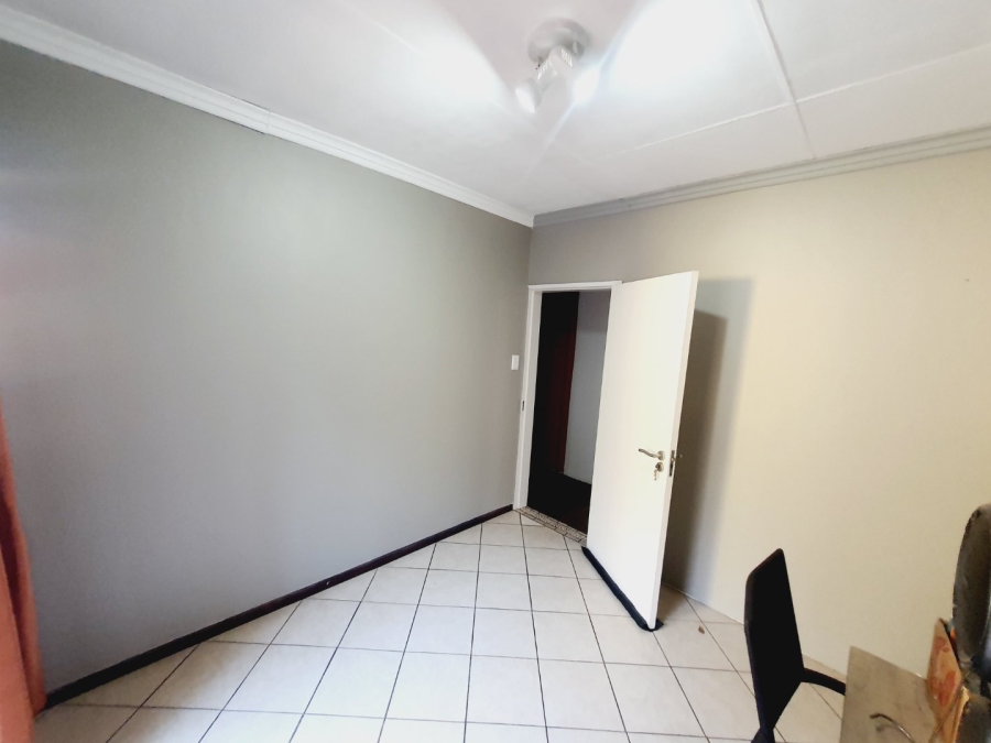 5 Bedroom Property for Sale in Elardus Park Gauteng