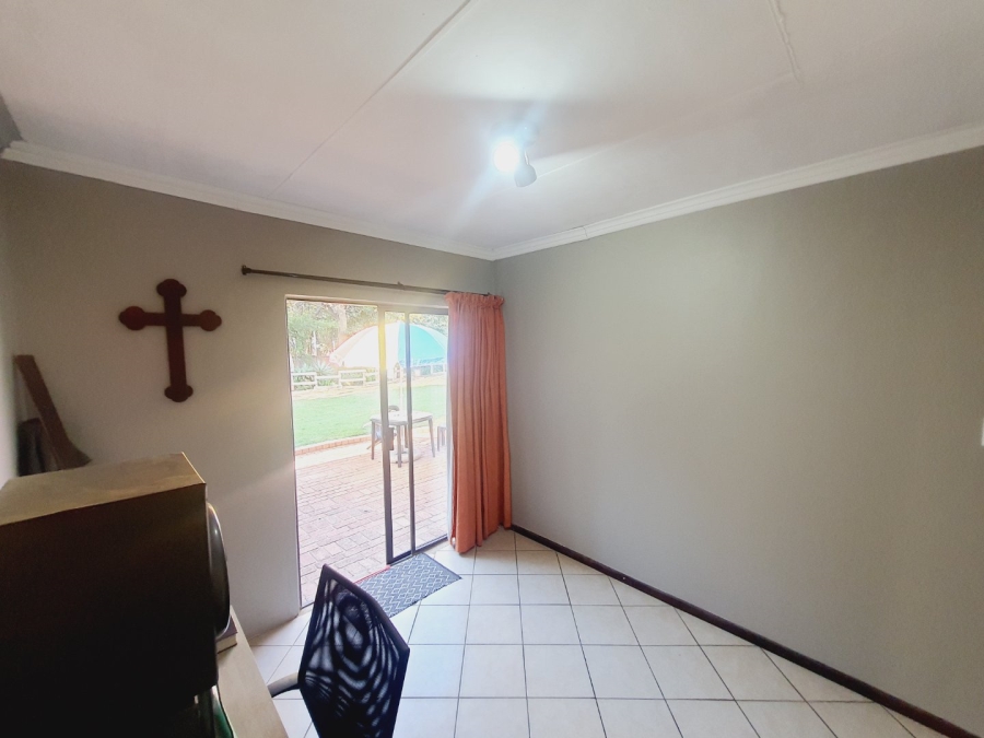 5 Bedroom Property for Sale in Elardus Park Gauteng