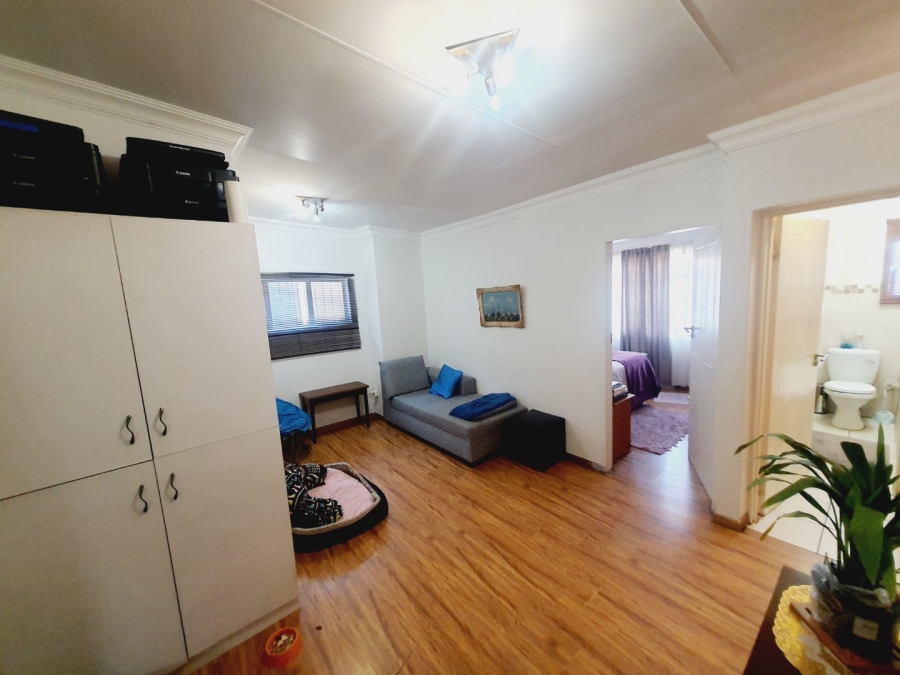 5 Bedroom Property for Sale in Elardus Park Gauteng