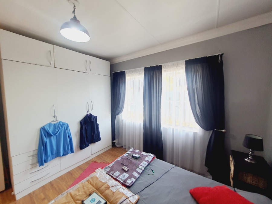 5 Bedroom Property for Sale in Elardus Park Gauteng