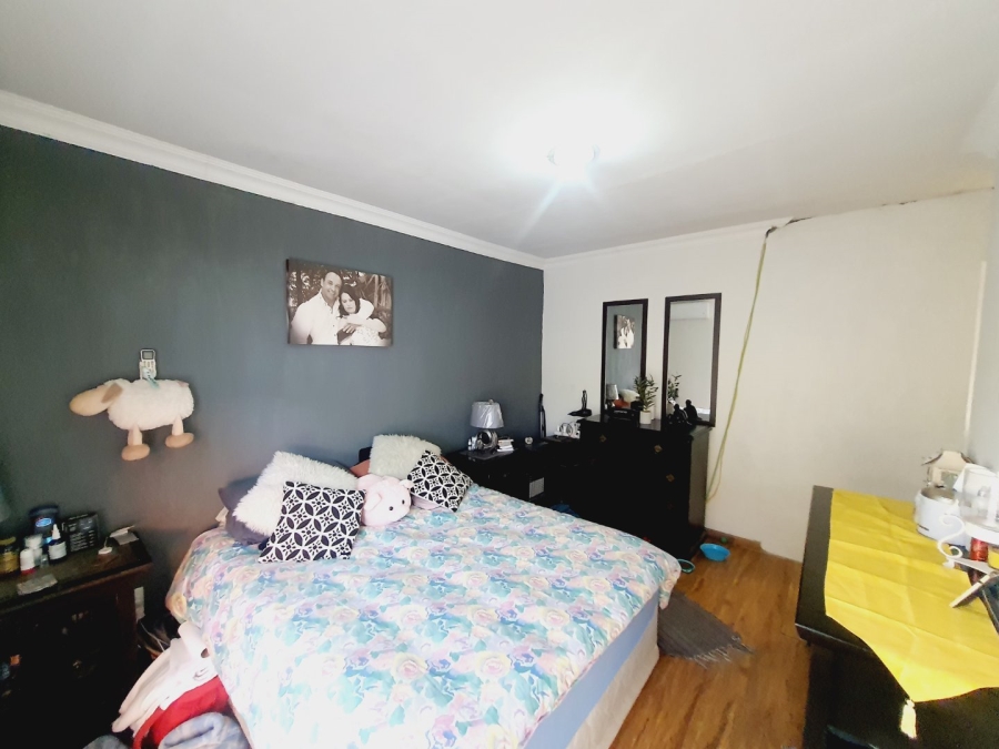 5 Bedroom Property for Sale in Elardus Park Gauteng