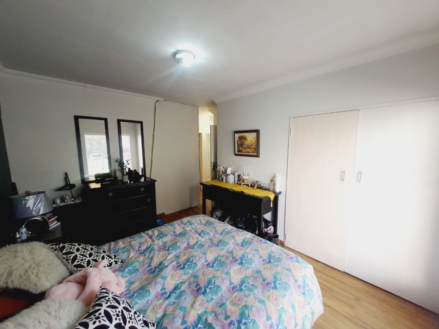 5 Bedroom Property for Sale in Elardus Park Gauteng