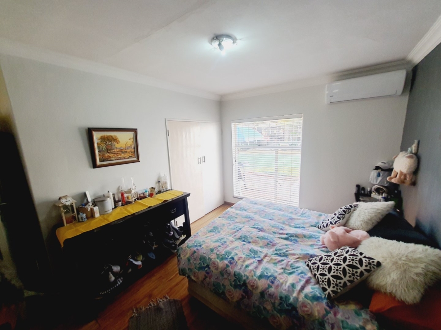 5 Bedroom Property for Sale in Elardus Park Gauteng