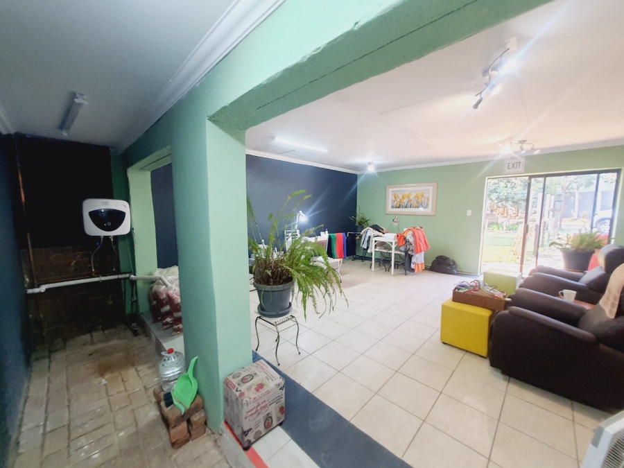 5 Bedroom Property for Sale in Elardus Park Gauteng