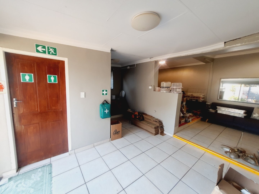 5 Bedroom Property for Sale in Elardus Park Gauteng