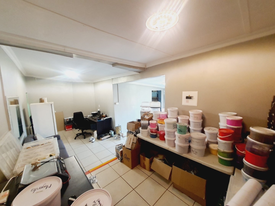 5 Bedroom Property for Sale in Elardus Park Gauteng
