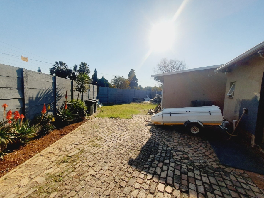 5 Bedroom Property for Sale in Elardus Park Gauteng
