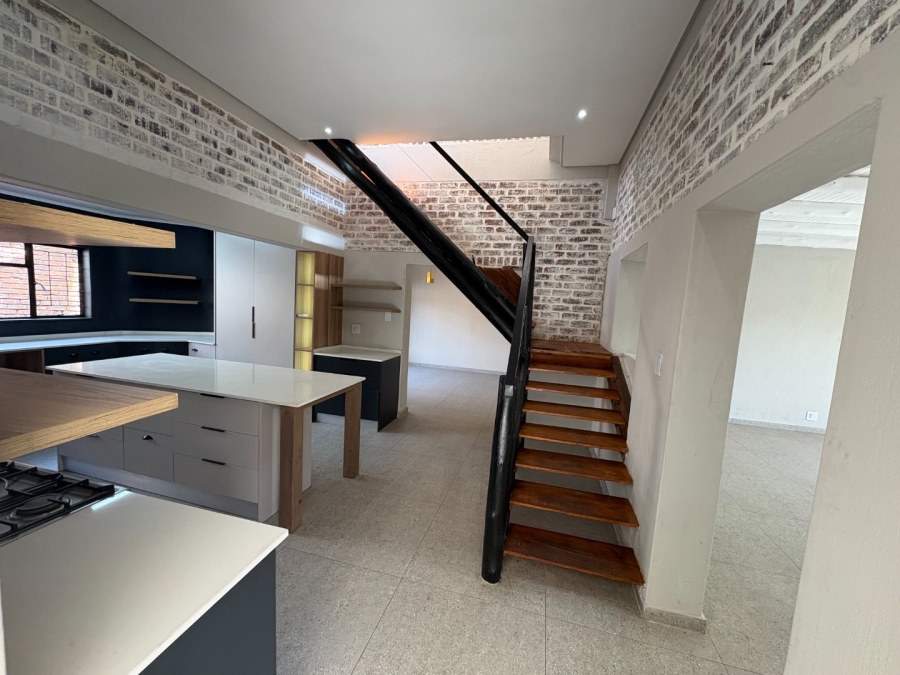4 Bedroom Property for Sale in Garsfontein Gauteng