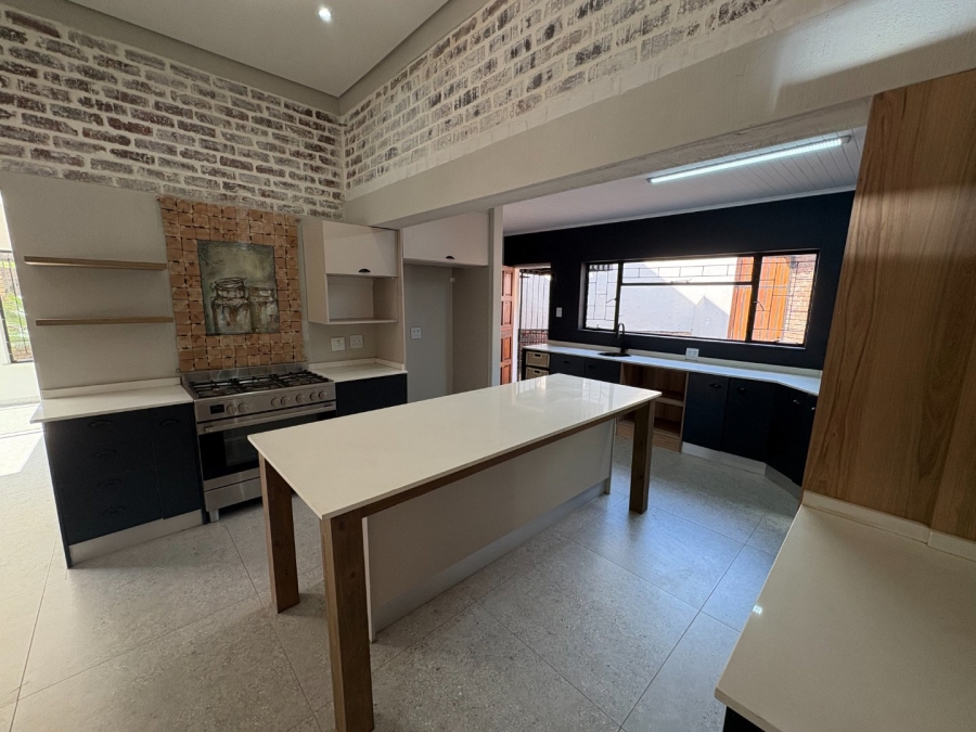 4 Bedroom Property for Sale in Garsfontein Gauteng