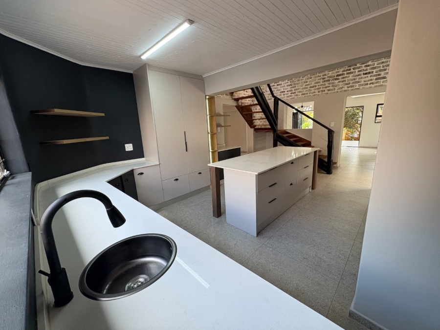 4 Bedroom Property for Sale in Garsfontein Gauteng