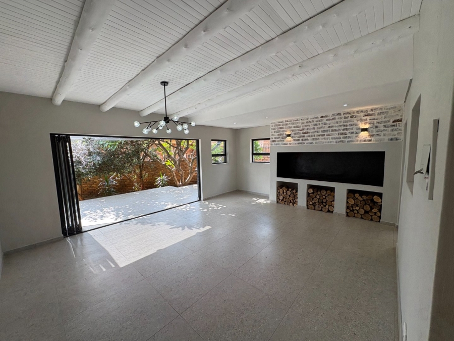 4 Bedroom Property for Sale in Garsfontein Gauteng