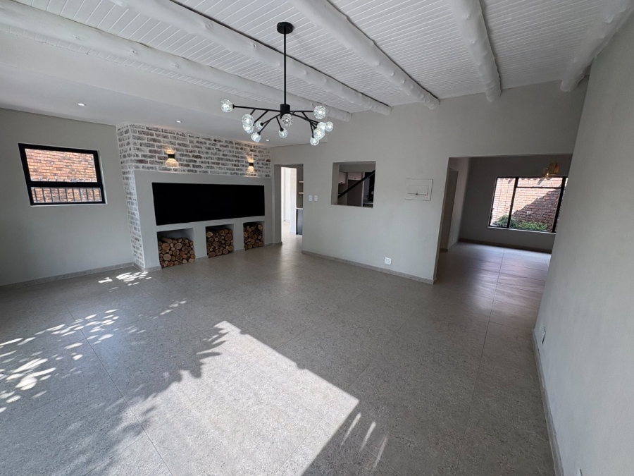 4 Bedroom Property for Sale in Garsfontein Gauteng