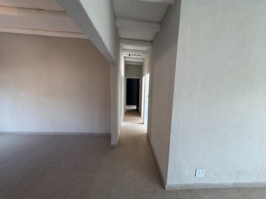 4 Bedroom Property for Sale in Garsfontein Gauteng