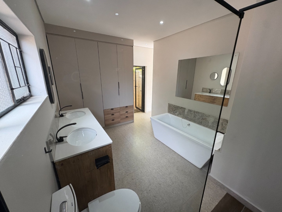 4 Bedroom Property for Sale in Garsfontein Gauteng