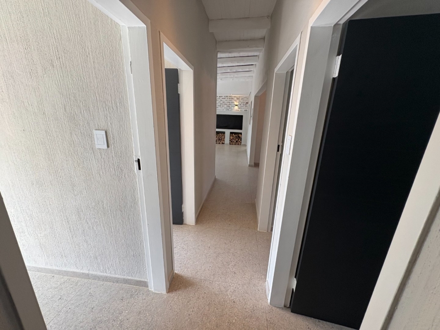 4 Bedroom Property for Sale in Garsfontein Gauteng
