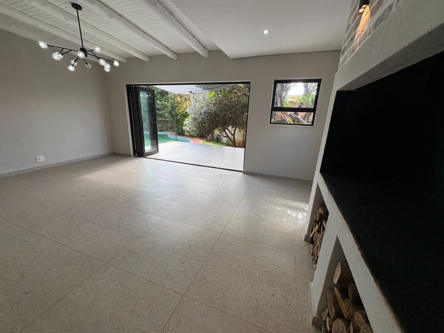 4 Bedroom Property for Sale in Garsfontein Gauteng