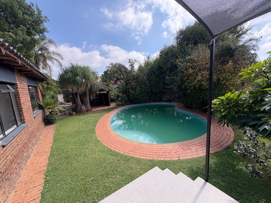 4 Bedroom Property for Sale in Garsfontein Gauteng