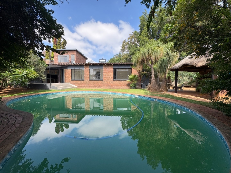 4 Bedroom Property for Sale in Garsfontein Gauteng