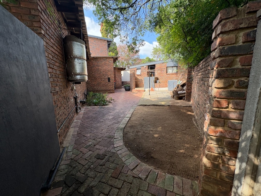 4 Bedroom Property for Sale in Garsfontein Gauteng