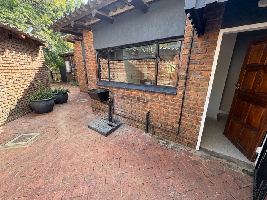 4 Bedroom Property for Sale in Garsfontein Gauteng
