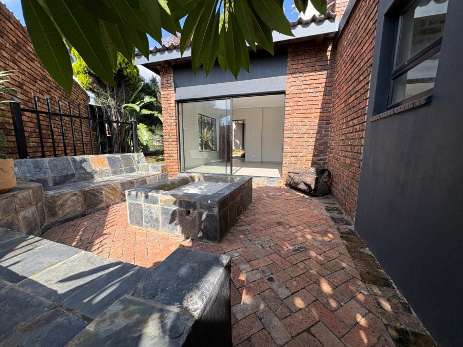 4 Bedroom Property for Sale in Garsfontein Gauteng
