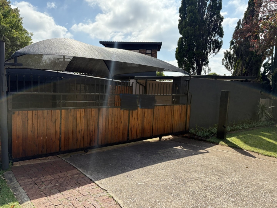 4 Bedroom Property for Sale in Garsfontein Gauteng