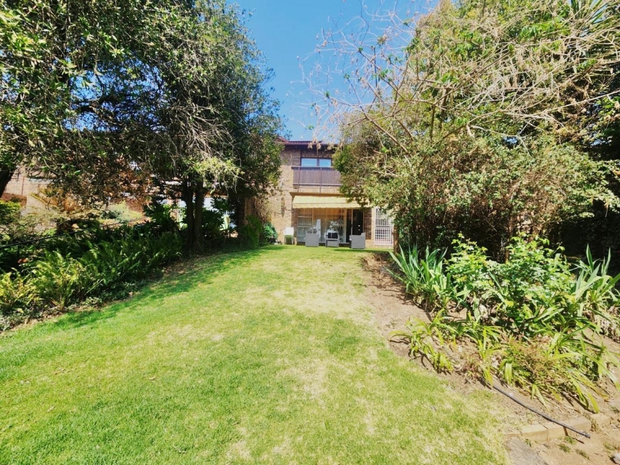 To Let 3 Bedroom Property for Rent in Robindale Gauteng