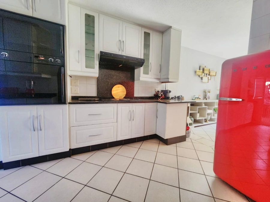 To Let 3 Bedroom Property for Rent in Robindale Gauteng