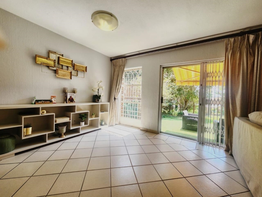 To Let 3 Bedroom Property for Rent in Robindale Gauteng