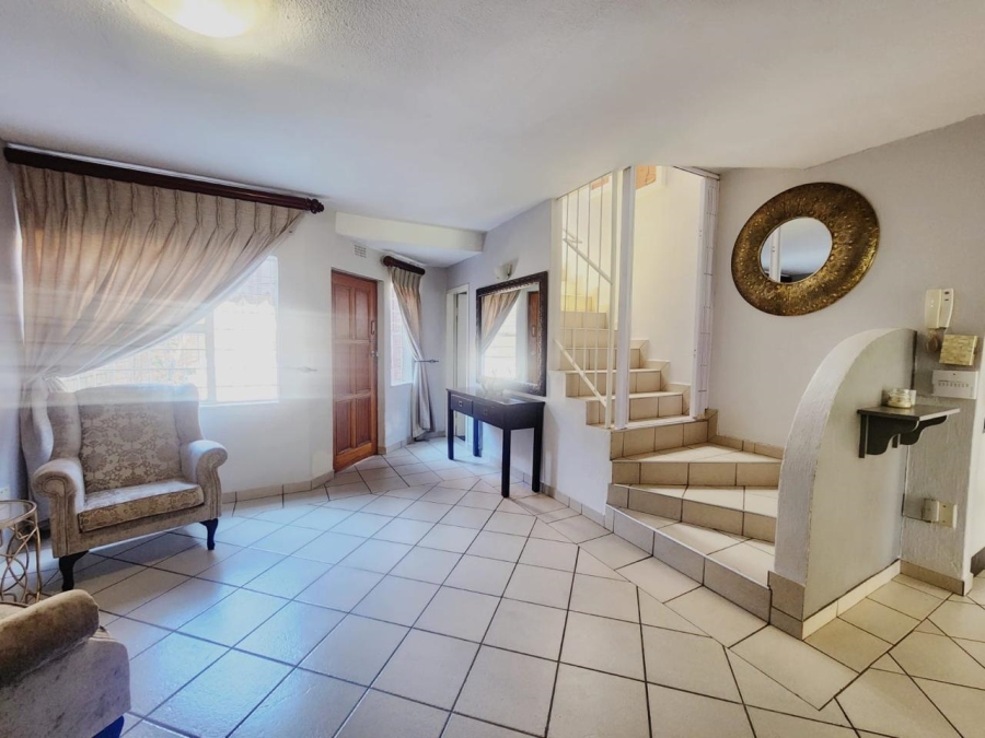 To Let 3 Bedroom Property for Rent in Robindale Gauteng