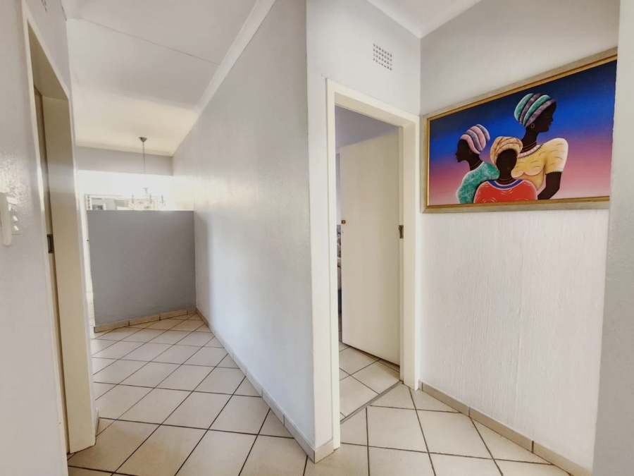 To Let 3 Bedroom Property for Rent in Robindale Gauteng