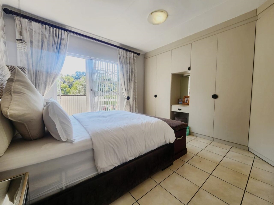 To Let 3 Bedroom Property for Rent in Robindale Gauteng