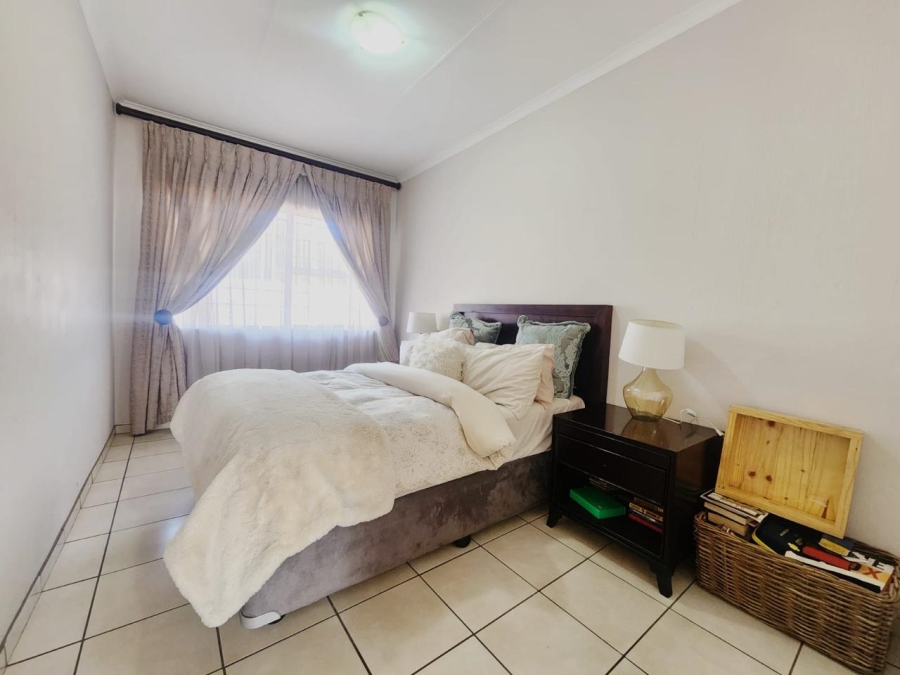 To Let 3 Bedroom Property for Rent in Robindale Gauteng