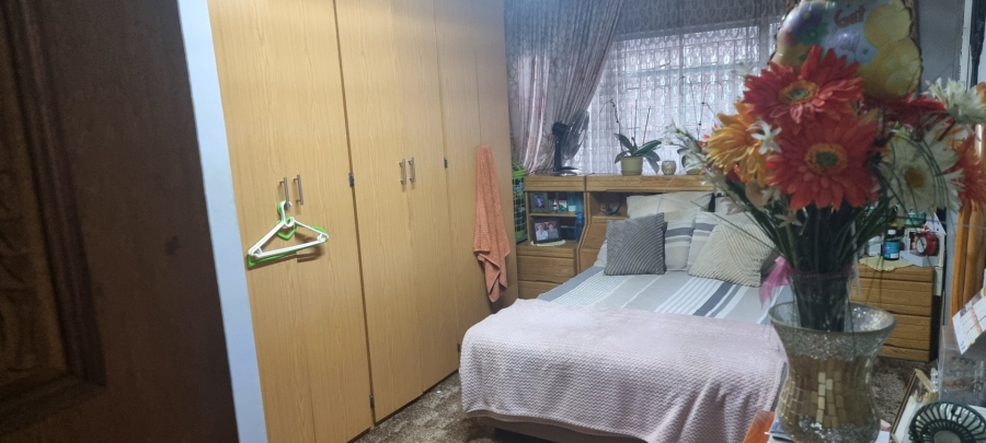 5 Bedroom Property for Sale in Danville Gauteng